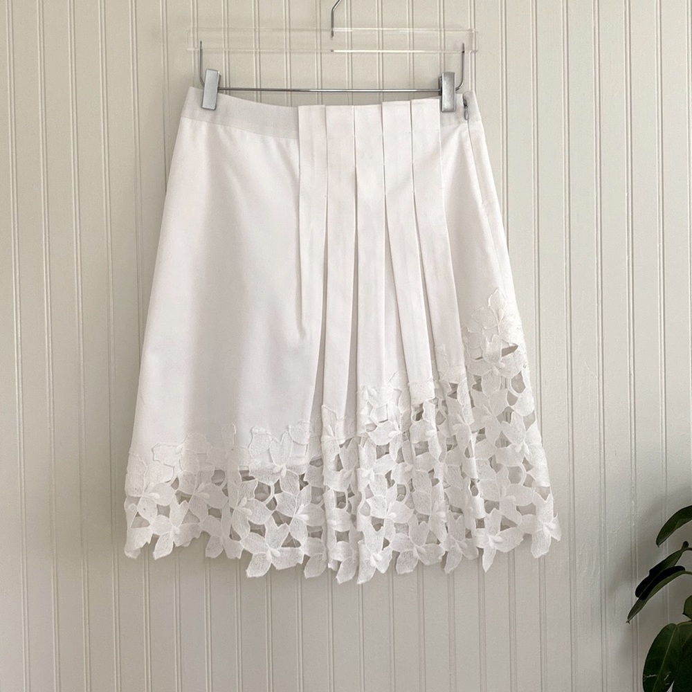 Tahari Pique Cotton Floral Lace Pleated Skirt White
